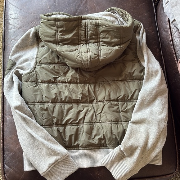 Cute army green jacket with grey sleeves! - Picture 5 of 5